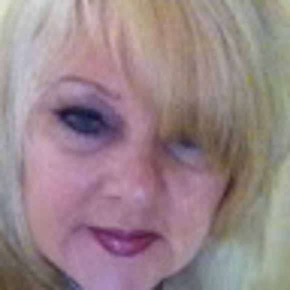 Meet your Posher, Caroline - Picture 1 of 1